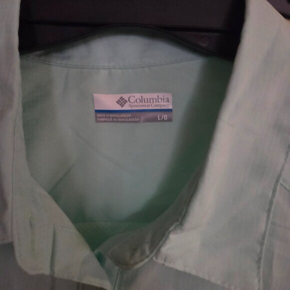 Columbia hiking shirt. New without tags. Never worn. - Picture 4 of 5